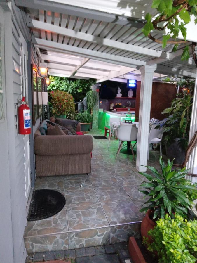 Mitchell'S Guesthouse Parow Exterior foto